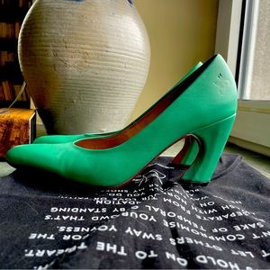 John Fluevog Twist Boogaloo Classic Pump
